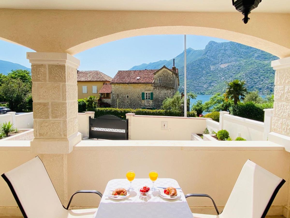 Villa Blanca Risan Esterno foto