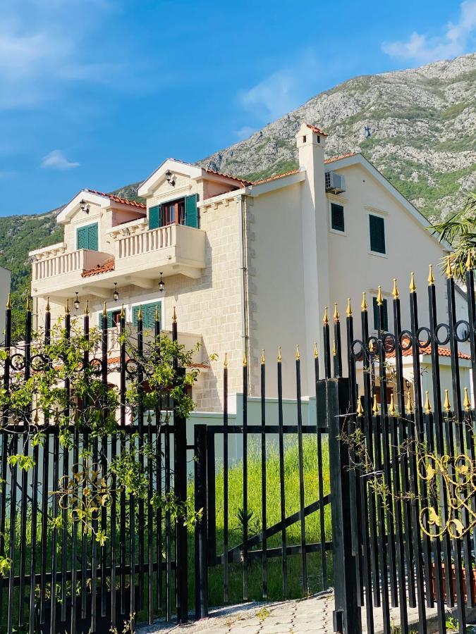 Villa Blanca Risan Esterno foto