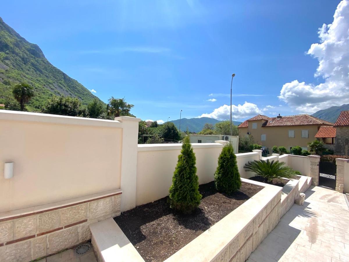 Villa Blanca Risan Esterno foto