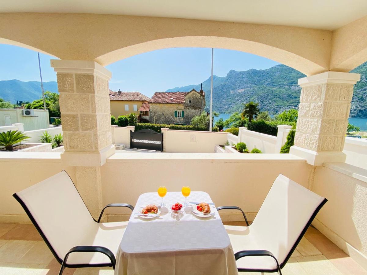 Villa Blanca Risan Esterno foto