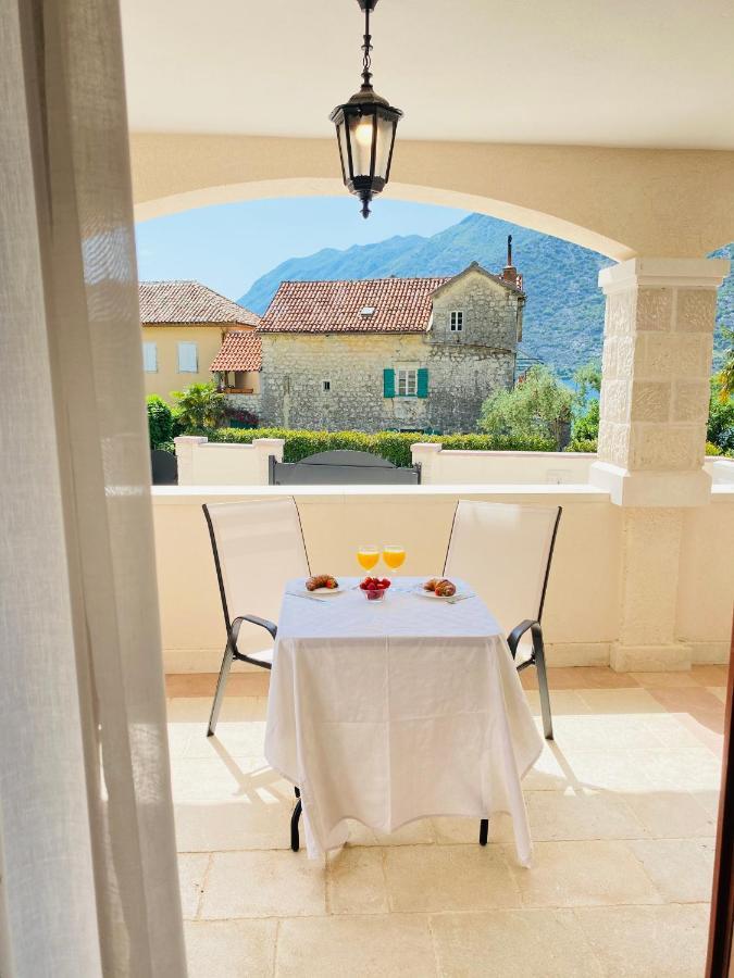 Villa Blanca Risan Esterno foto